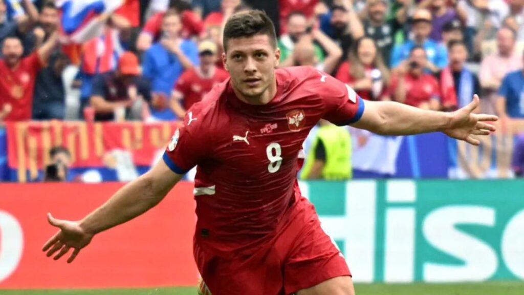 Luka Jovic hóa người hùng với bàn thắng ở phút bù giờ, trận đấu Slovenia 1-1 Serbia