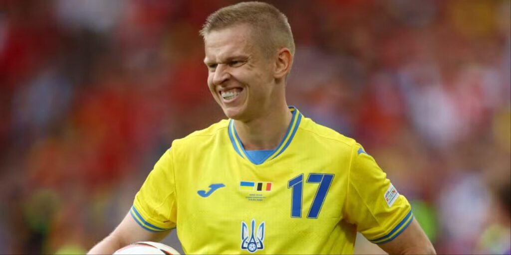 Màn trình diễn kém thuyết phục khiến Zinchenko bị lọt vào đội hình tệ nhất Euro 2024. 